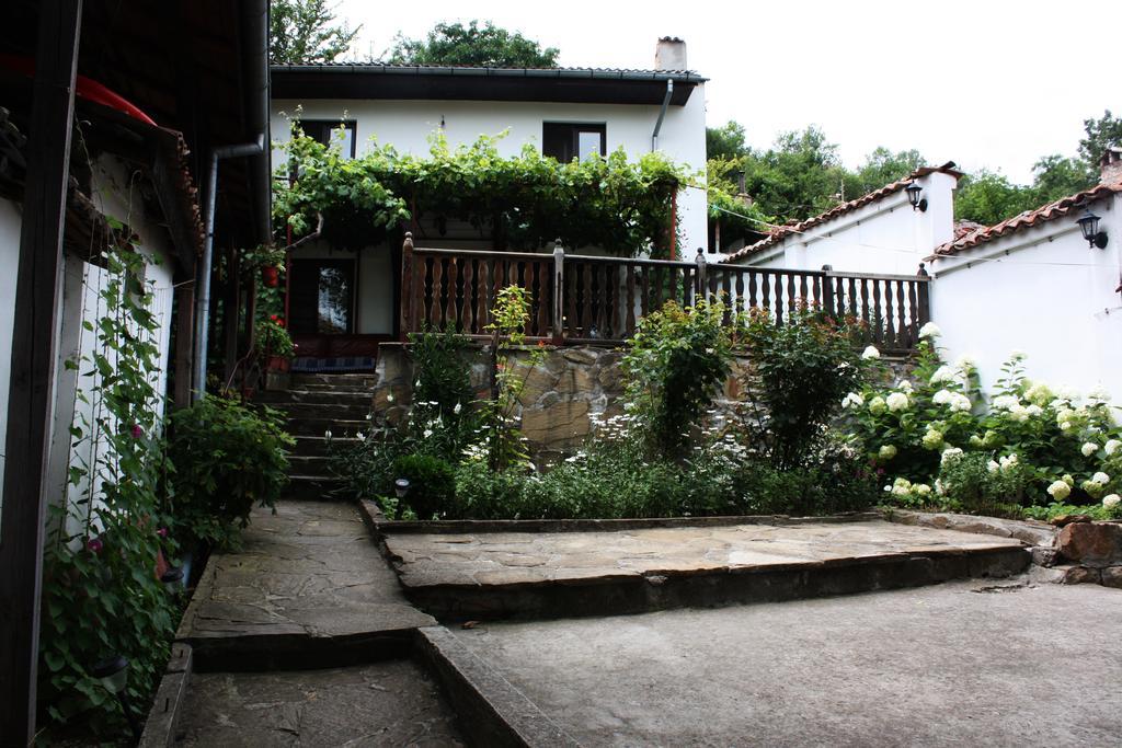Hikers Hostel Veliko Tŭrnovo Exterior foto